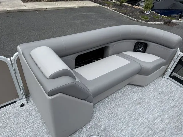 Slide: The Image of Premier 230 Sunsation RF - CL 2026 - 9