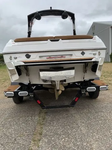 Slide: The Image of Malibu Wakesetter 20 VTX 2026 - 3