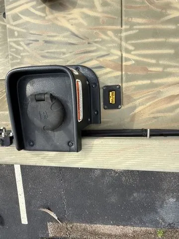 Slide: The Image of Tracker GRIZZLY® 2072 MVX CC Sportsman 2017 - 12