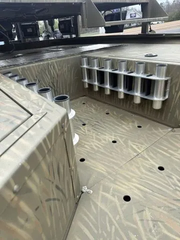 Slide: The Image of Tracker GRIZZLY® 2072 MVX CC Sportsman 2017 - 13