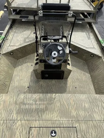 Slide: The Image of Tracker GRIZZLY® 2072 MVX CC Sportsman 2017 - 5