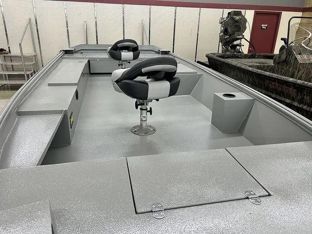 Slide: The Image of Xtreme Boats XT 182SS 2026 - 5