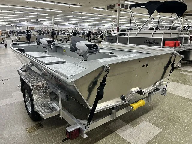 Slide: The Image of Xtreme Boats XT 182SS 2026 - 7