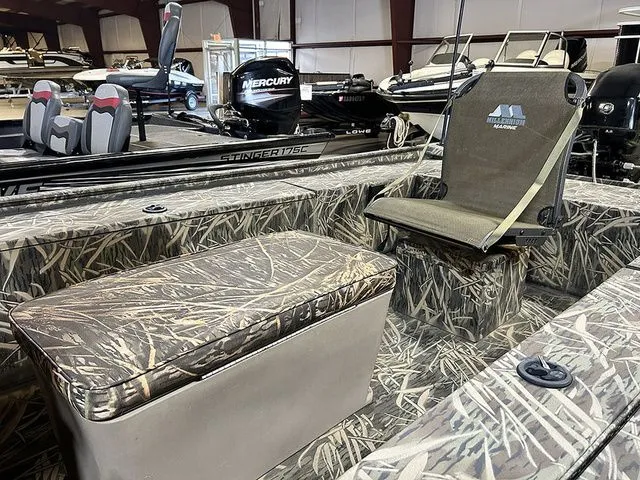 Slide: The Image of Lowe Stryker SS 2017 - 4