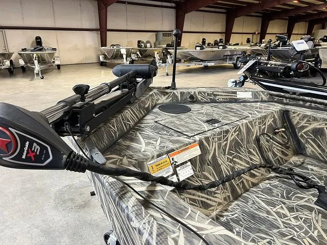 Slide: The Image of Lowe Stryker SS 2017 - 6