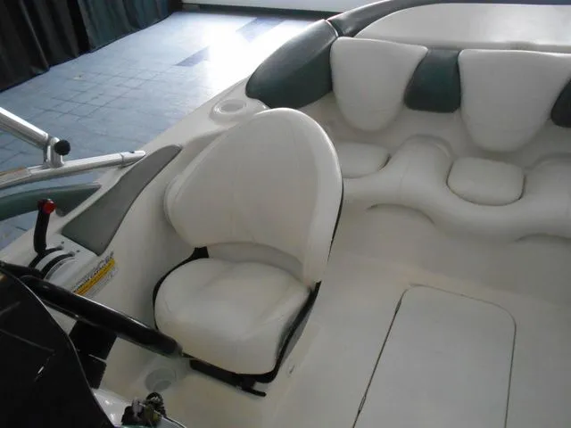 Slide: The Image of Sea-Doo X20 2002 - 14