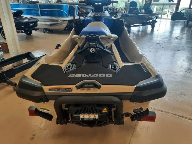 Slide: The Image of Sea-Doo Wake 2025 - 11