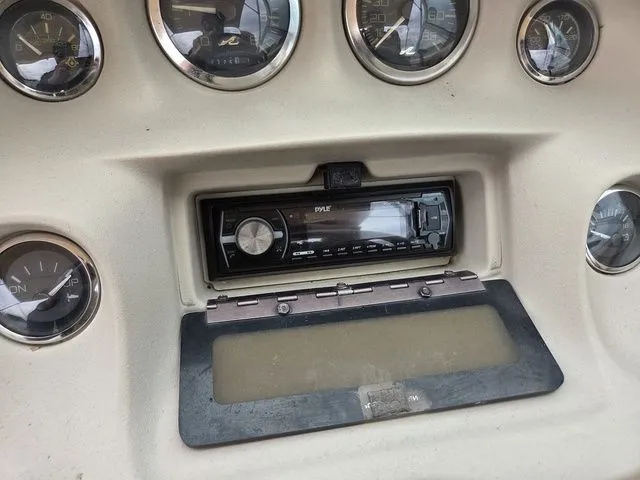 Slide: The Image of Sea Ray 190 1997 - 10