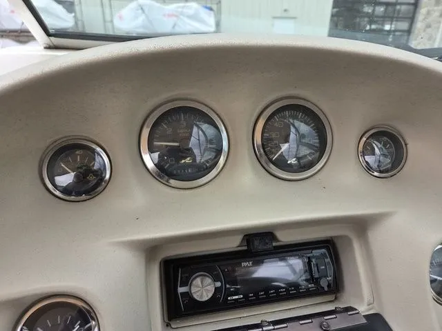 Slide: The Image of Sea Ray 190 1997 - 9