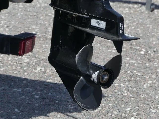 Slide: The Image of Sun Tracker Fishin' Barge 22 DLX 2023 - 11