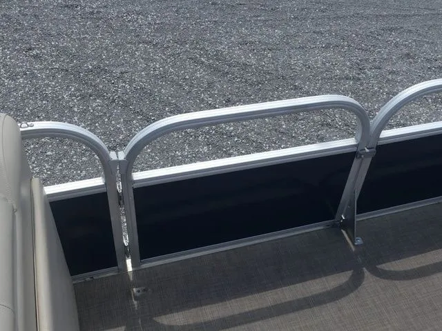 Slide: The Image of Sun Tracker Fishin' Barge 22 DLX 2023 - 17