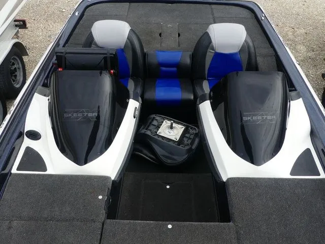 Slide: The Image of Skeeter ZX20 2014 - 11