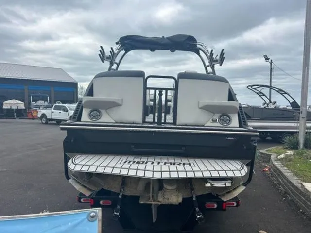 Slide: The Image of Montara 25' SURF BOSS 2.0 CW 2022 - 4