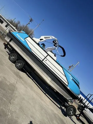 The Image of Montara 25' SURF BOSS 2.0 CW 2023 - 1