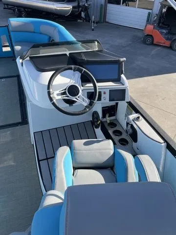 Slide: The Image of Montara 25' SURF BOSS 2.0 CW 2023 - 7