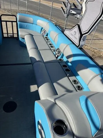 Slide: The Image of Montara 25' SURF BOSS 2.0 CW 2023 - 8