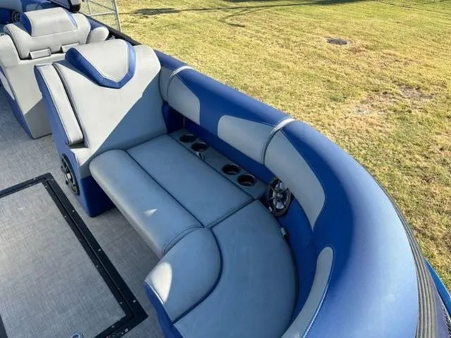 Slide: The Image of Montara 23' SURF BOSS 2.0 CW 2023 - 7