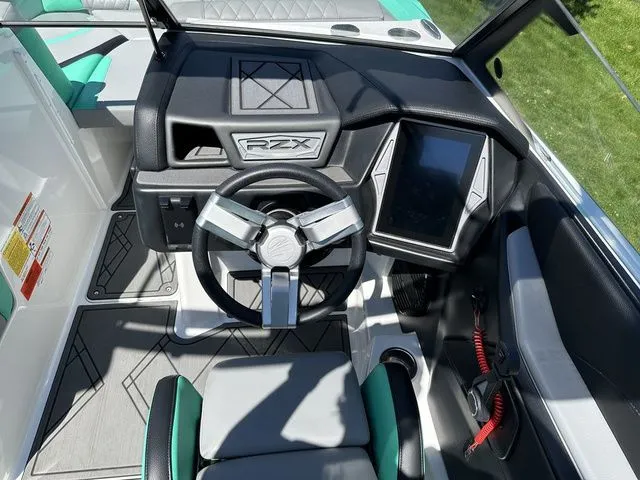 Slide: The Image of Tigé 20RZX 2023 - 37