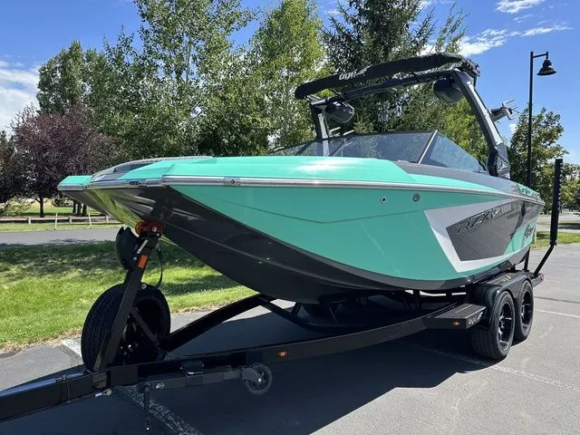 Slide: The Image of Tigé 20RZX 2023 - 5