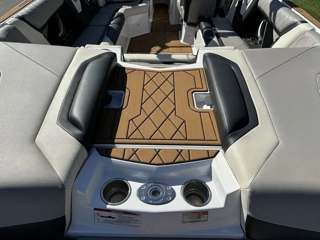 Slide: The Image of Tigé ZX5 2019 - 19