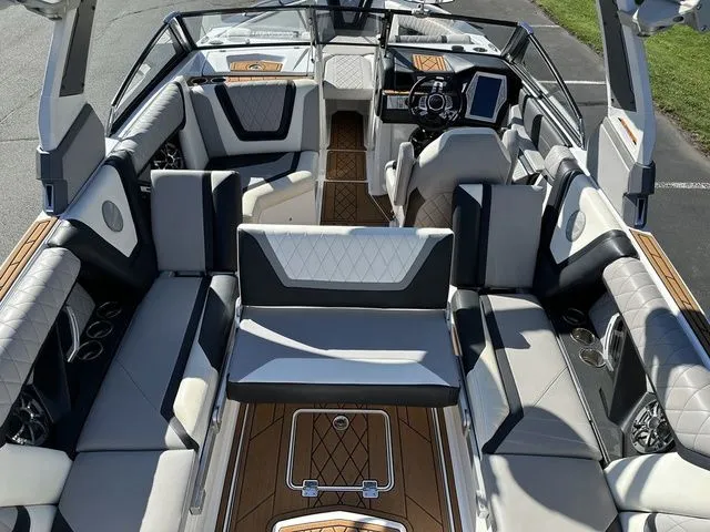 Slide: The Image of Tigé ZX5 2019 - 21