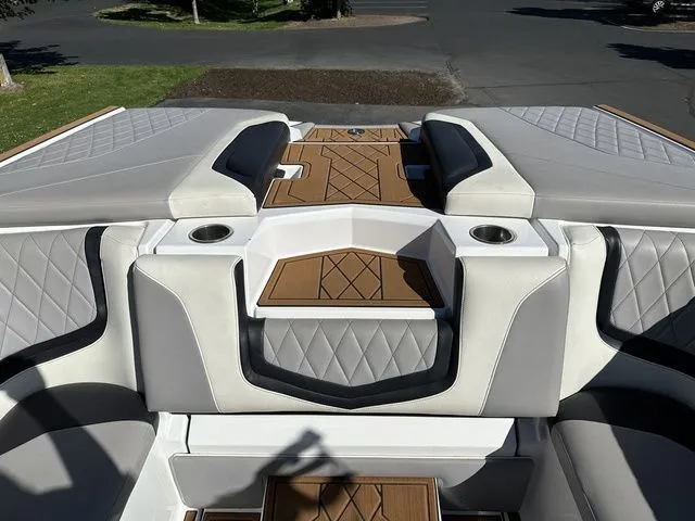 Slide: The Image of Tigé ZX5 2019 - 24