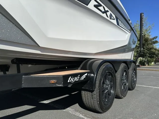 Slide: The Image of Tigé ZX5 2019 - 9