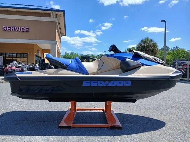 Slide: The Image of Sea-Doo Wake 170 BRP Premium Audio, iDF, iBR 2026 - 3