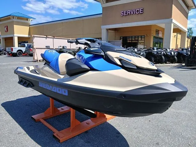 Slide: The Image of Sea-Doo Wake 170 BRP Premium Audio, iDF, iBR 2026 - 5