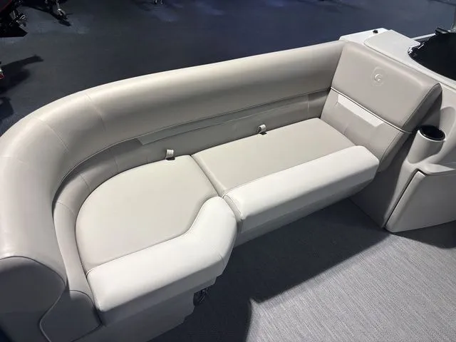 Slide: The Image of Godfrey Xperience 2286 SBX 27" iMPACT Center Tube Package 2026 - 10