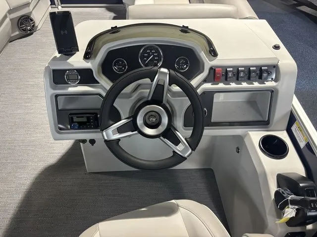 Slide: The Image of Godfrey Xperience 2286 SBX 27" iMPACT Center Tube Package 2026 - 14