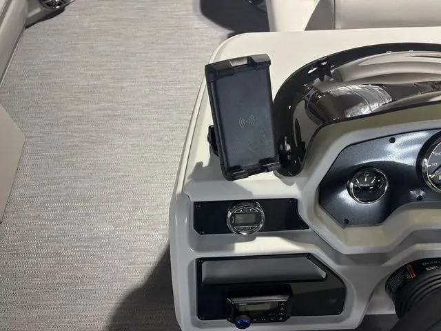 Slide: The Image of Godfrey Xperience 2286 SBX 27" iMPACT Center Tube Package 2026 - 16