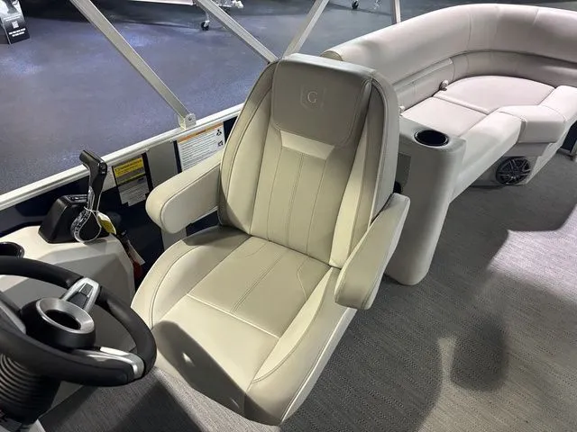 Slide: The Image of Godfrey Xperience 2286 SBX 27" iMPACT Center Tube Package 2026 - 19