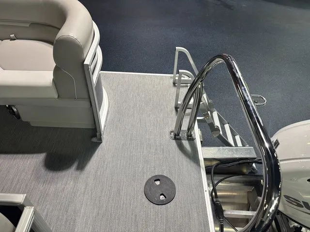 Slide: The Image of Godfrey Xperience 2286 SBX 27" iMPACT Center Tube Package 2026 - 24