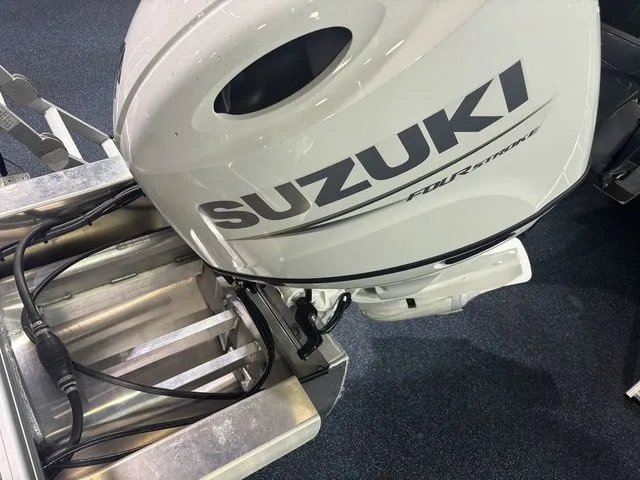 Slide: The Image of Godfrey Xperience 2286 SBX 27" iMPACT Center Tube Package 2026 - 25