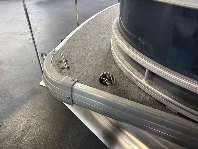 Slide: The Image of Godfrey Sweetwater 2286 FS 27 In. Package 2026 - 32