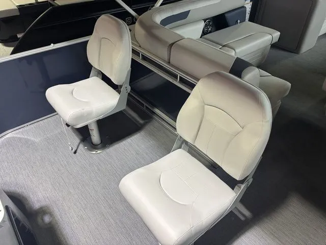 Slide: The Image of Godfrey Sweetwater 2286 FS 27 In. Package 2026 - 7