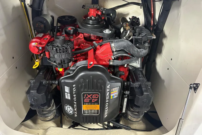 Slide: The Image of Volvo Penta 4.3 GXI engine in 2011 Chaparral 216 SSi boat. - 12