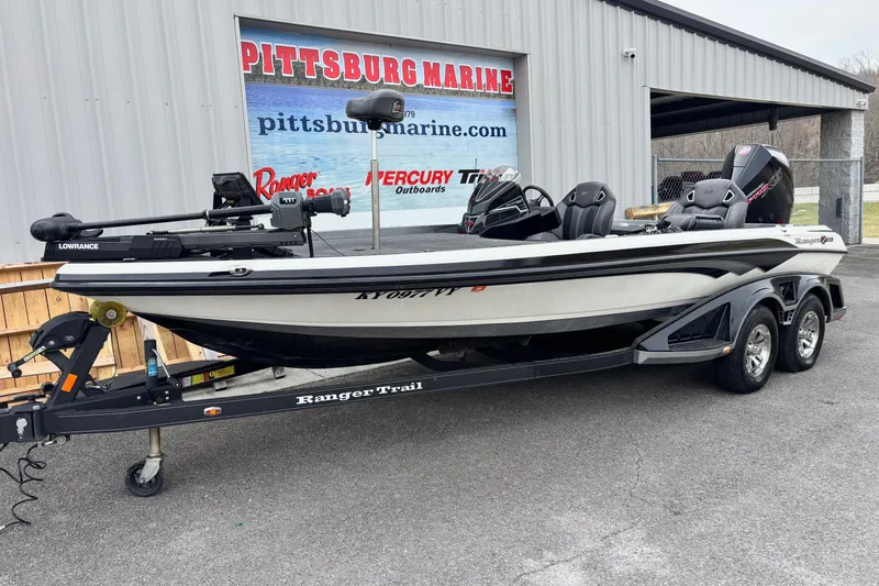 Slide: The Image of 2023 Ranger Z520R boat on trailer at Pittsburg Marine dealership. - 1