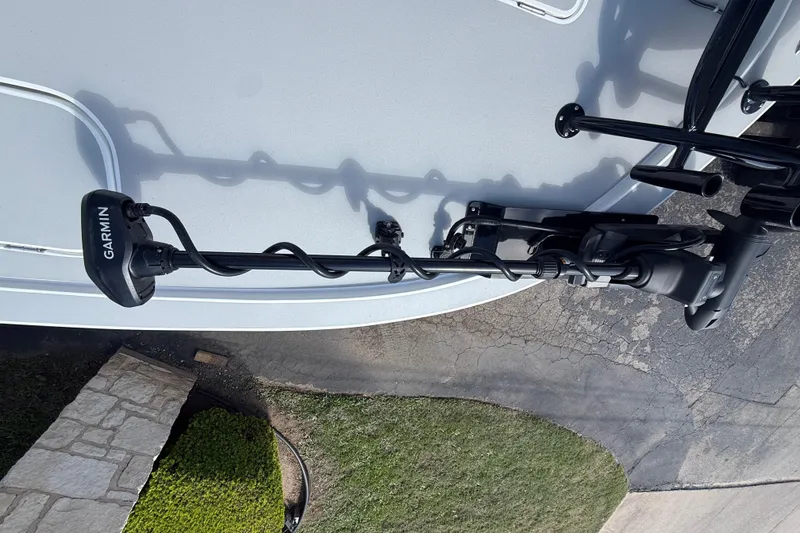 Slide: The Image of Overhead view of Garmin equipment on a 2026 Shallow Sport 25 X3 boat. - 56