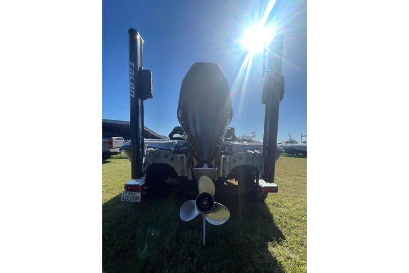 Slide: The Image of Rear view of 2021 Falcon Boats F20 PREDATOR under bright sunlight. - 10