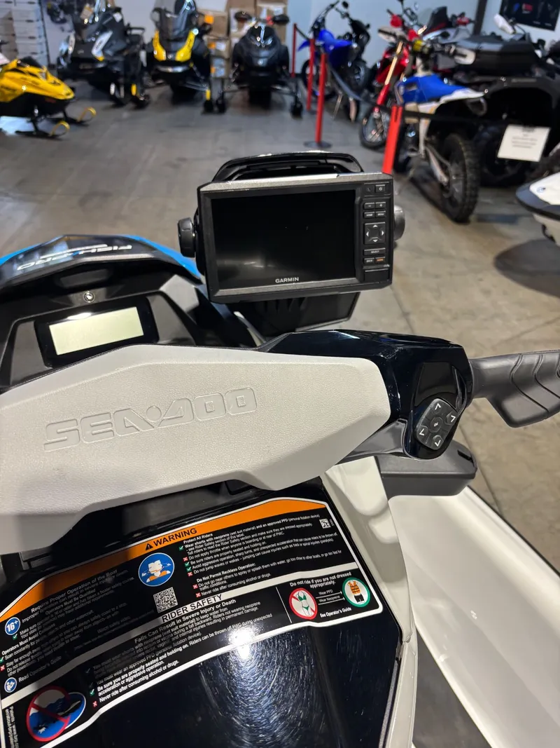 Slide: The Image of Sea-Doo FishPro Scout 130 iDF iBR 2023 - 4