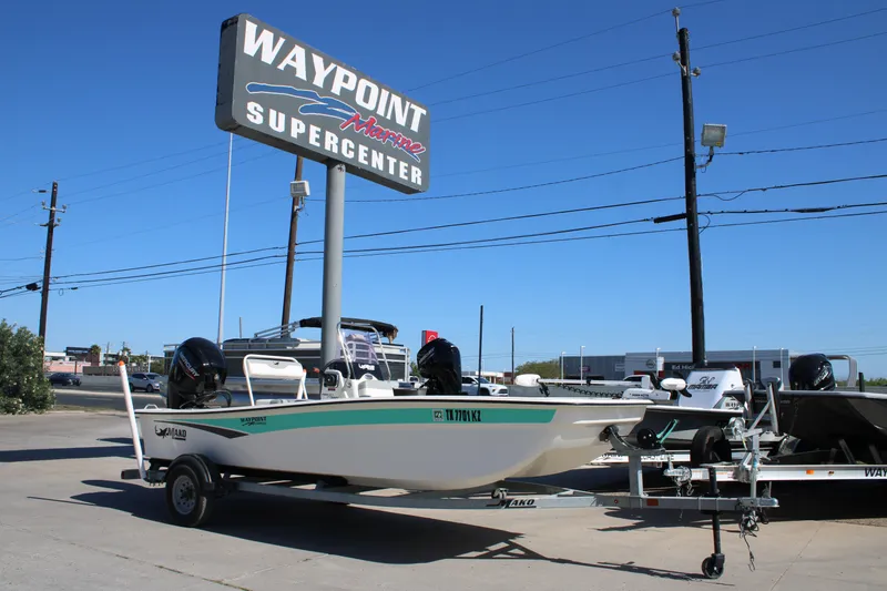 The Image of 2025 Mako Pro Skiff 17 CC boat at Waypoint Marine Supercenter. - 0
