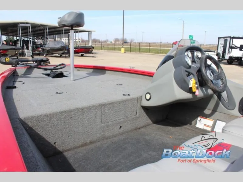 Slide: The Image of 2017 Pro Team 175 TXW boat at Springfield port. - 10