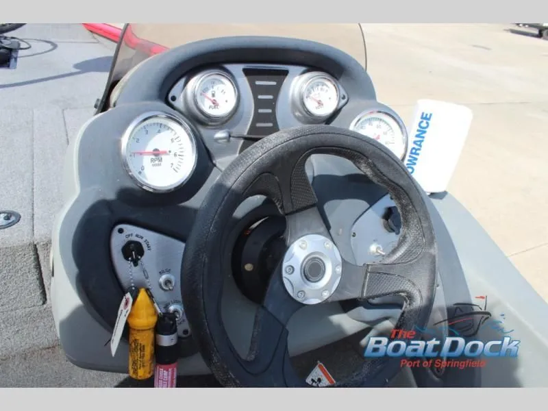 Slide: The Image of Dashboard of a 2017 Pro Team 175 TXW boat. - 16