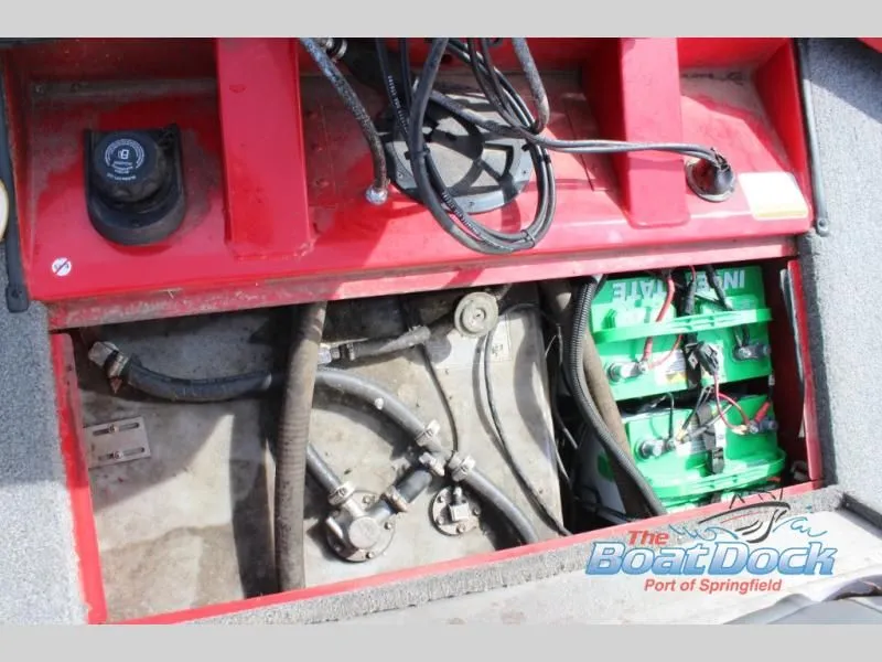 Slide: The Image of 2017 Pro Team 175 TXW boat battery and wiring. - 22