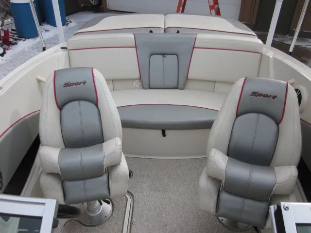 Slide: The Image of Sea Ray 195 Sport 2009 - 11