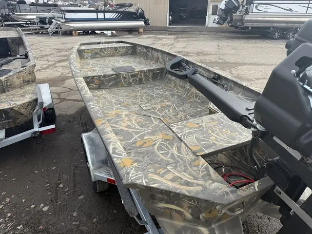 Slide: The Image of War Eagle 750 Gladiator 2026 - 8