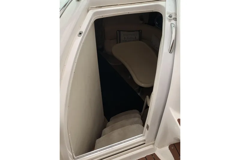 Slide: The Image of Interior view of 1998 Silverton 361 Express yacht cabin entrance. - 23