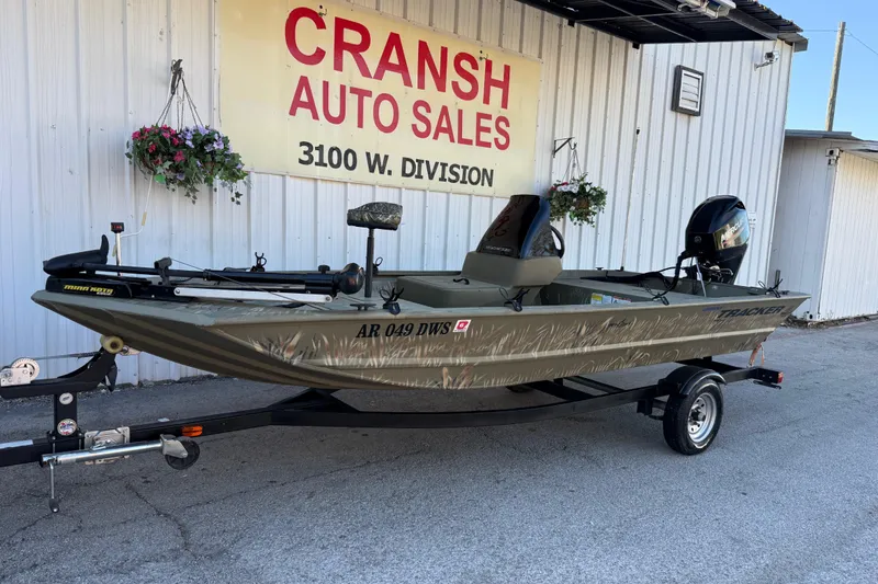 Slide: The Image of 2022 Tracker Grizzly 1648 SC boat on trailer at Cransh Auto Sales. - 23